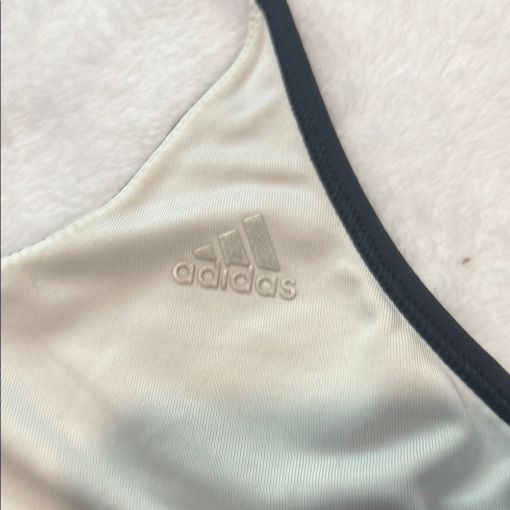 Adidas Black Sports Bra with Moisture-Wicking Fabric - Picture 4 of 5
